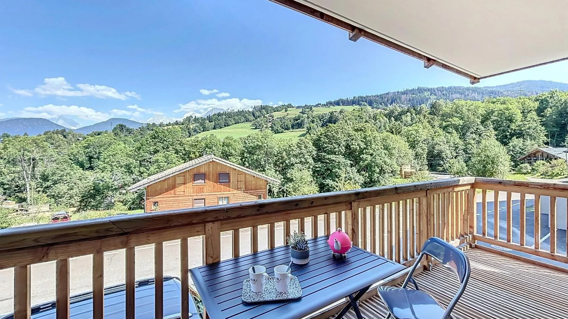 Apartment Appartement Standing A Combloux Avec Balcon Et Parking - Fr-1-560-156