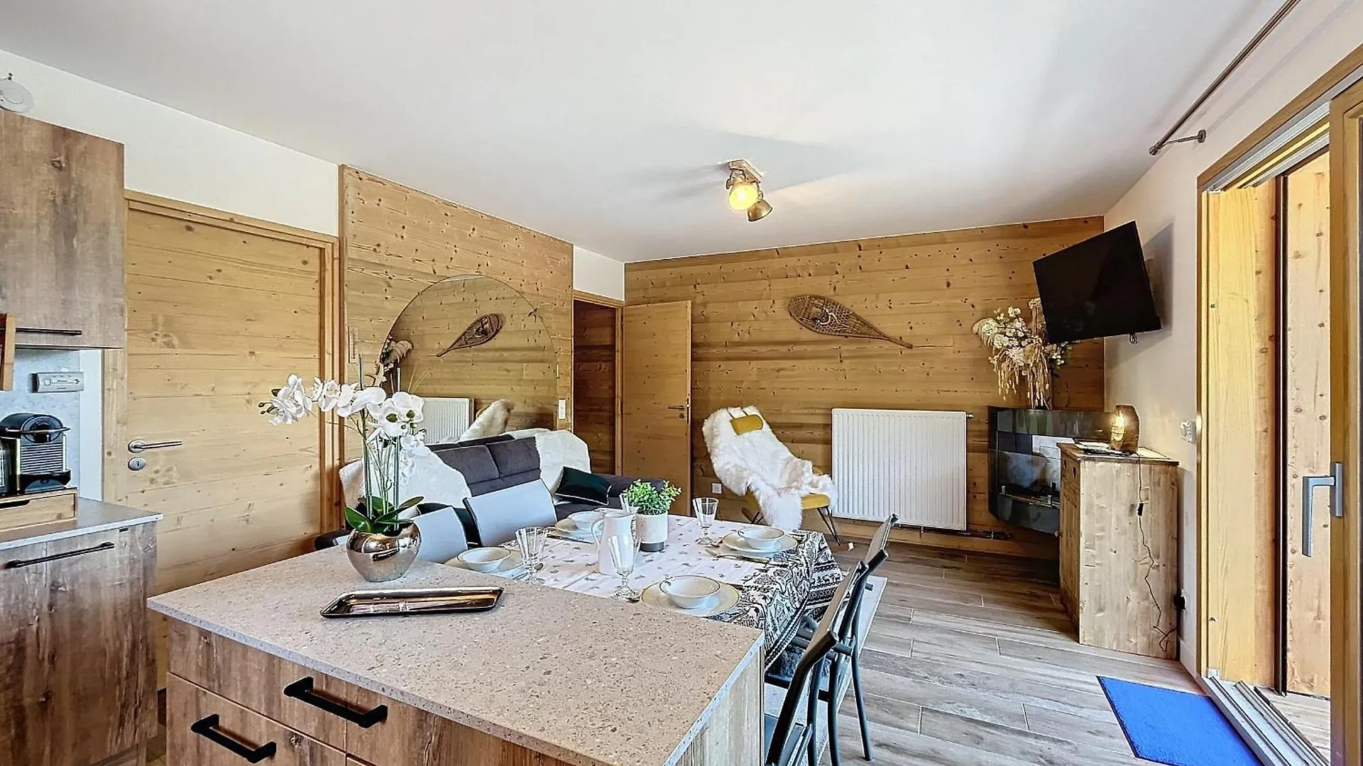 Appartement Standing A Combloux Avec Balcon Et Parking - Fr-1-560-156 0*,  France