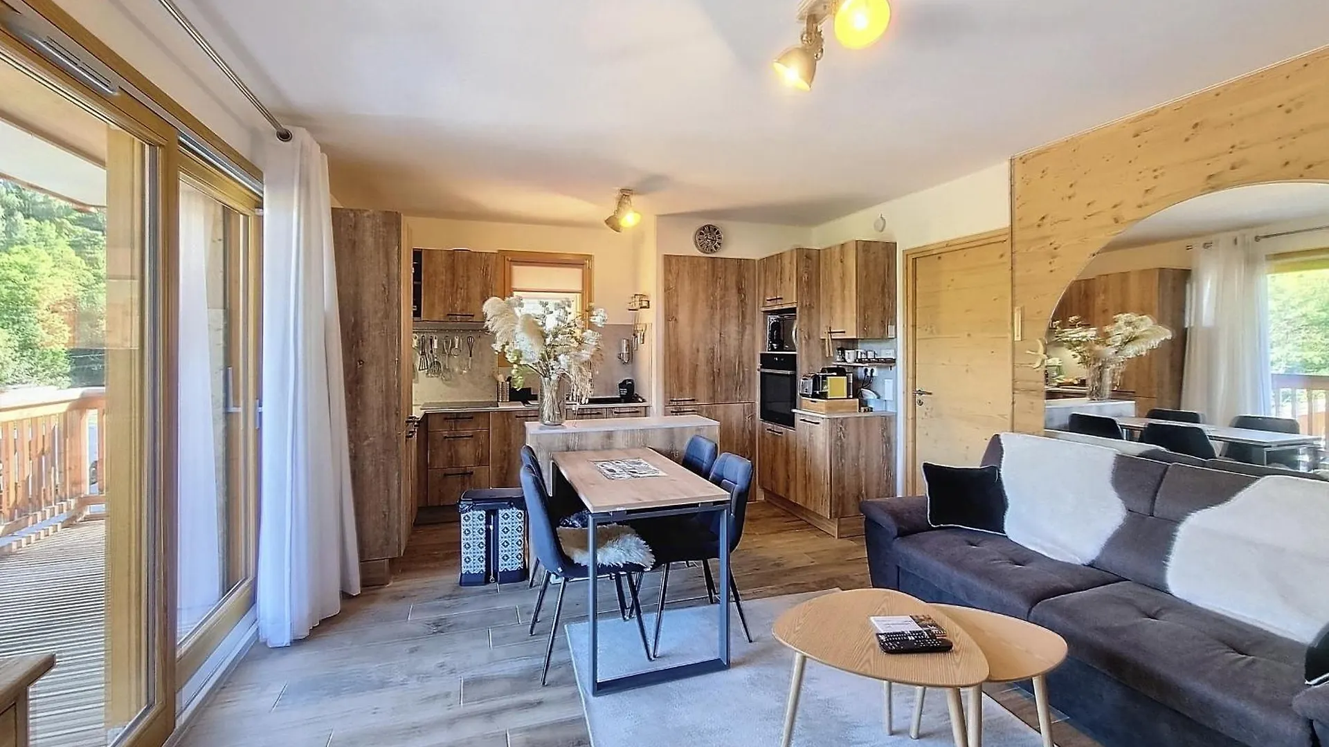Apartment Appartement Standing A Combloux Avec Balcon Et Parking - Fr-1-560-156